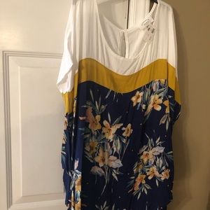 Janette Plus 3x floral top